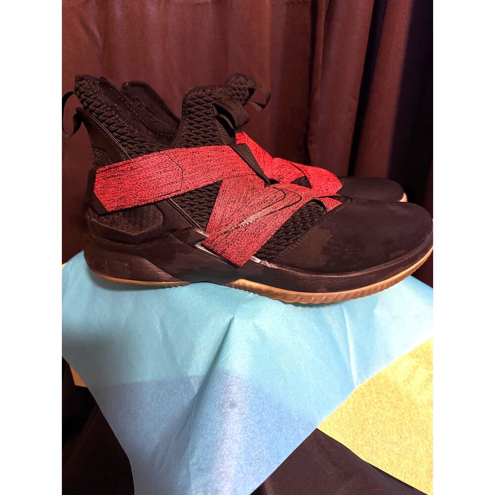 Nike Lebron Soldier XI 12 Basketball Men Size 13 Black Red